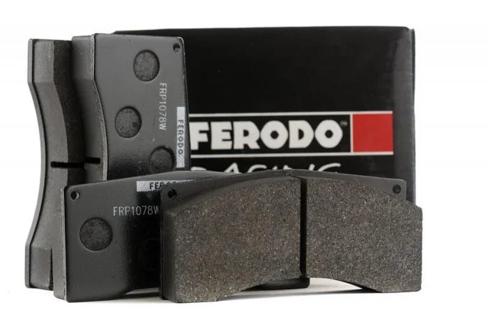 Ferodo DS2500 Brake Pads – Front | 2016-2017 Ford Focus RS (FCP4830H)